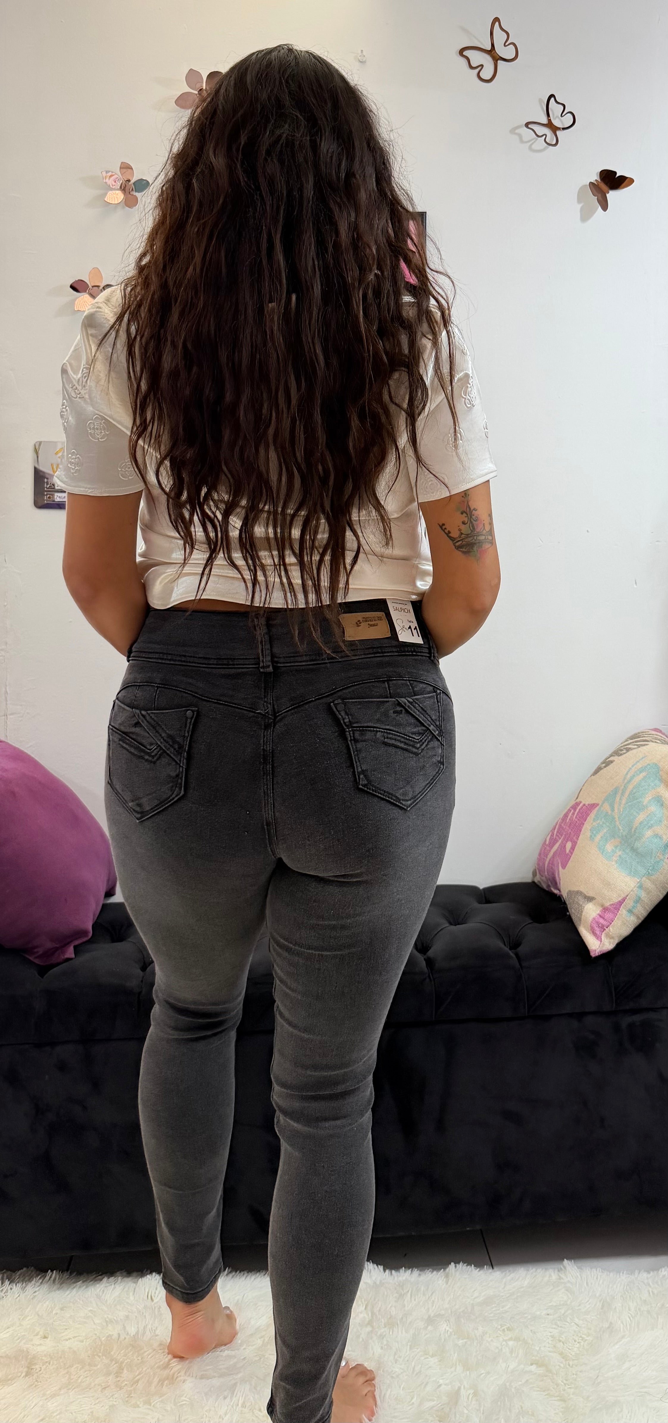 Jeans corte colombiano tiro medio con bolsa