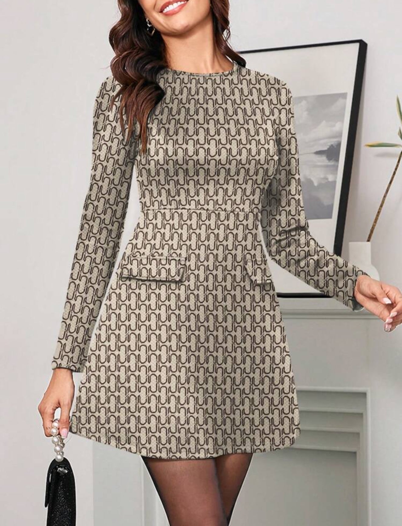 Vestido corto manga larga con bolsa simulada estampado vintage