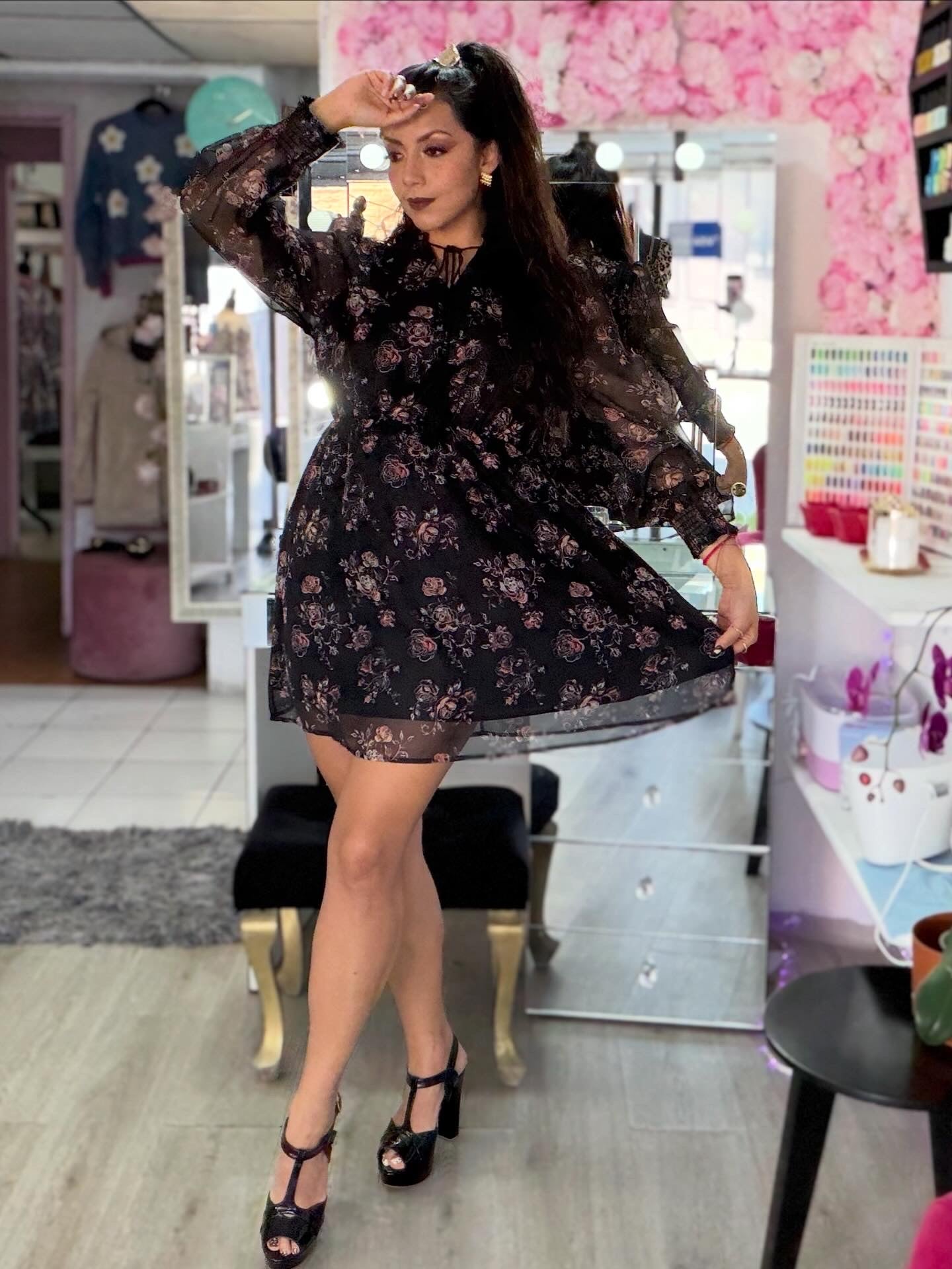 Vestido con rosas estampadas