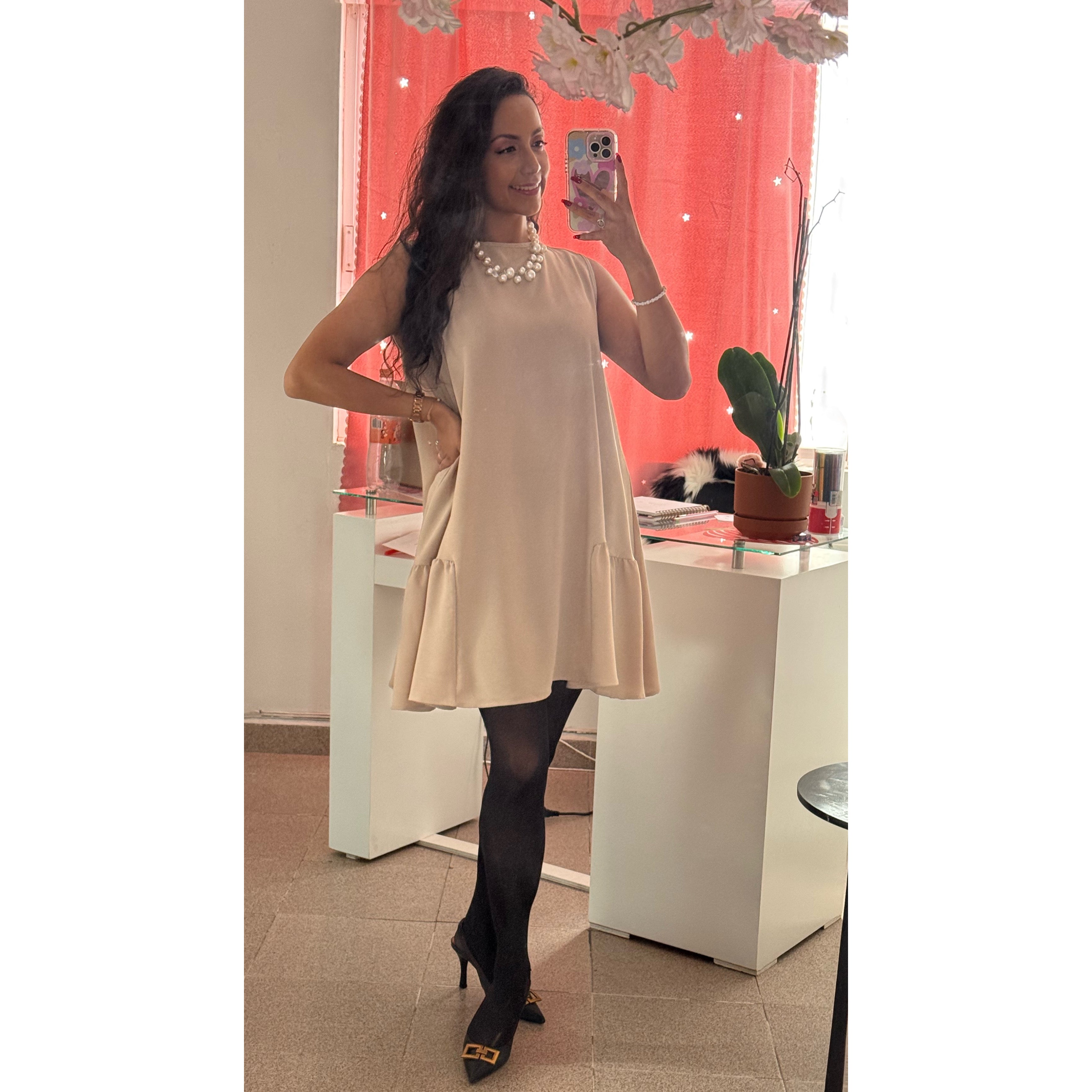 Vestido corto sin manga corte A con vuelo