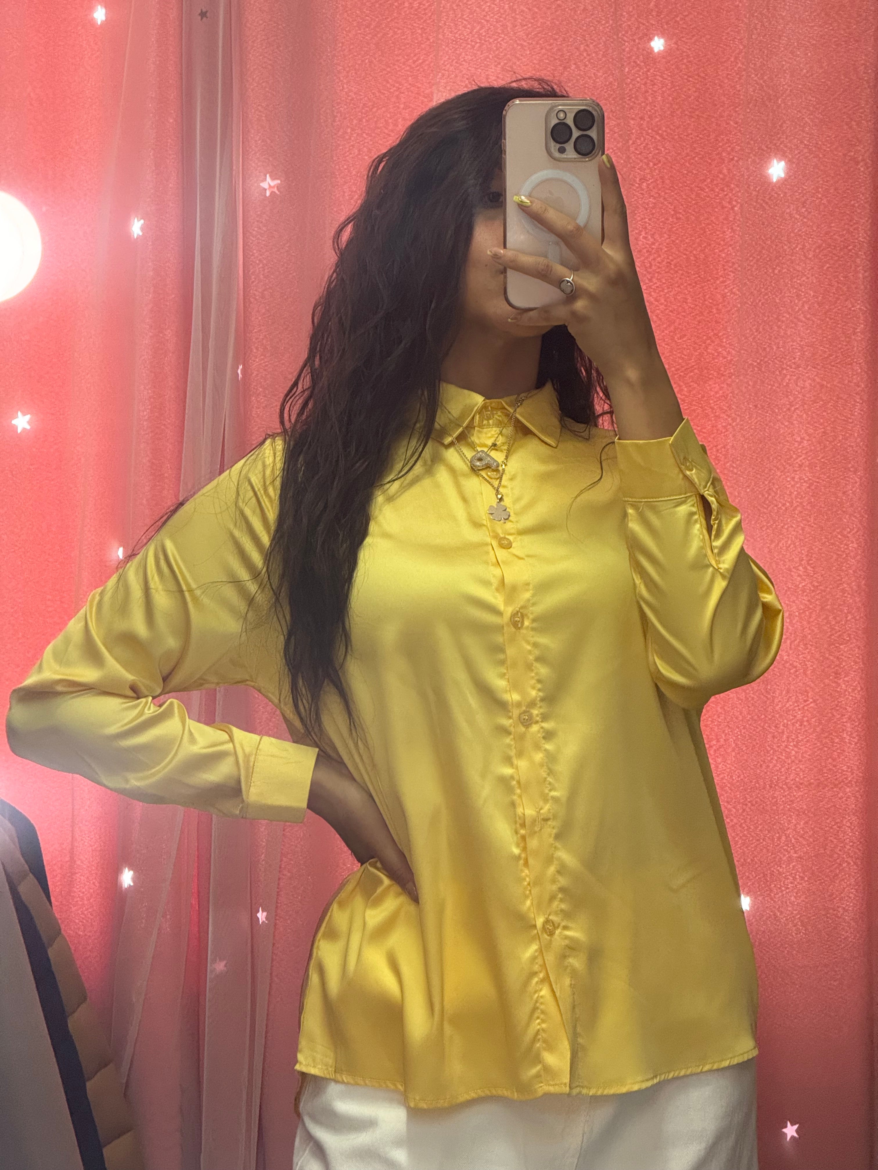 Blusa satinada elegante