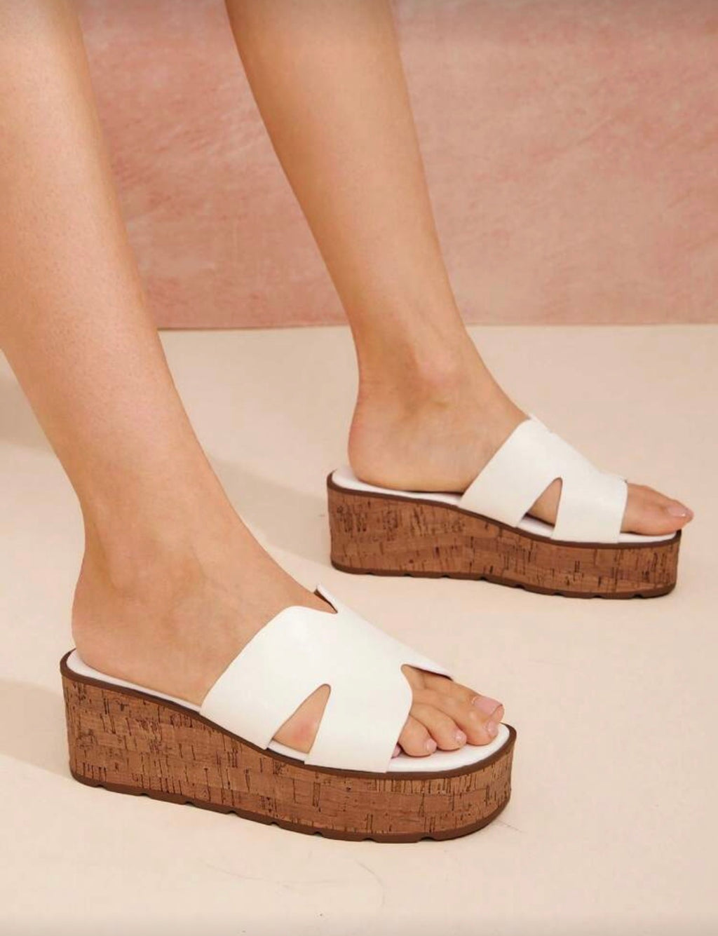 Sandalias tacón alto recto cubierta de piel