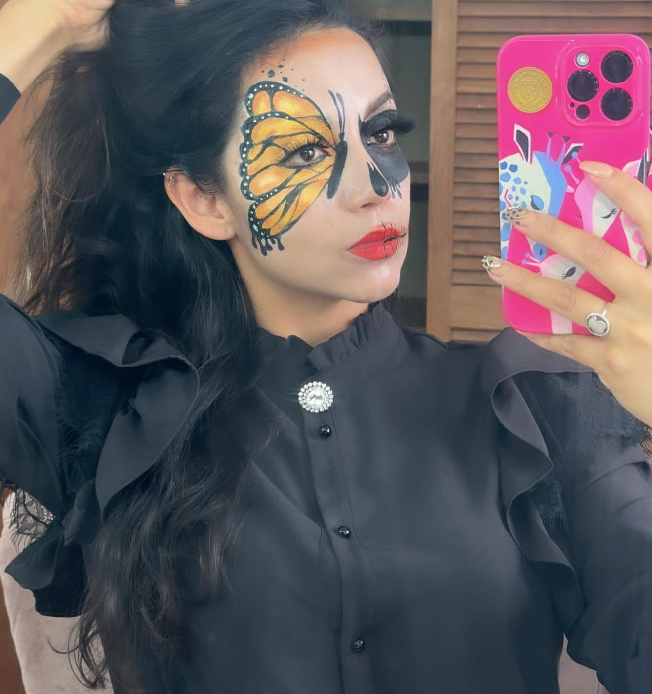 Camisa con moño en cuello de manga larga