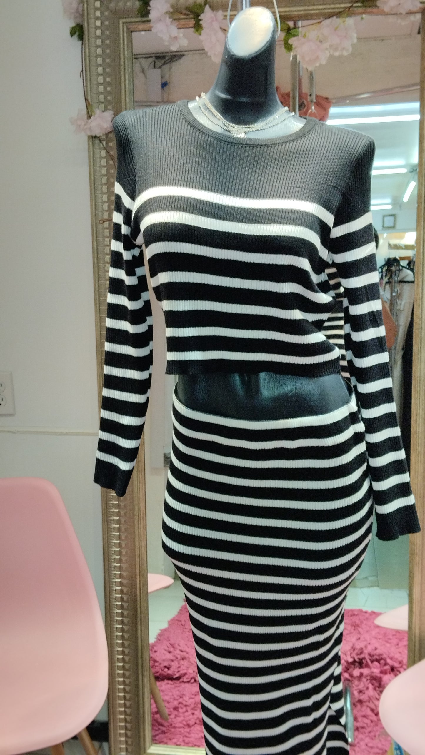 Conjunto falda larga y camisa con rayas