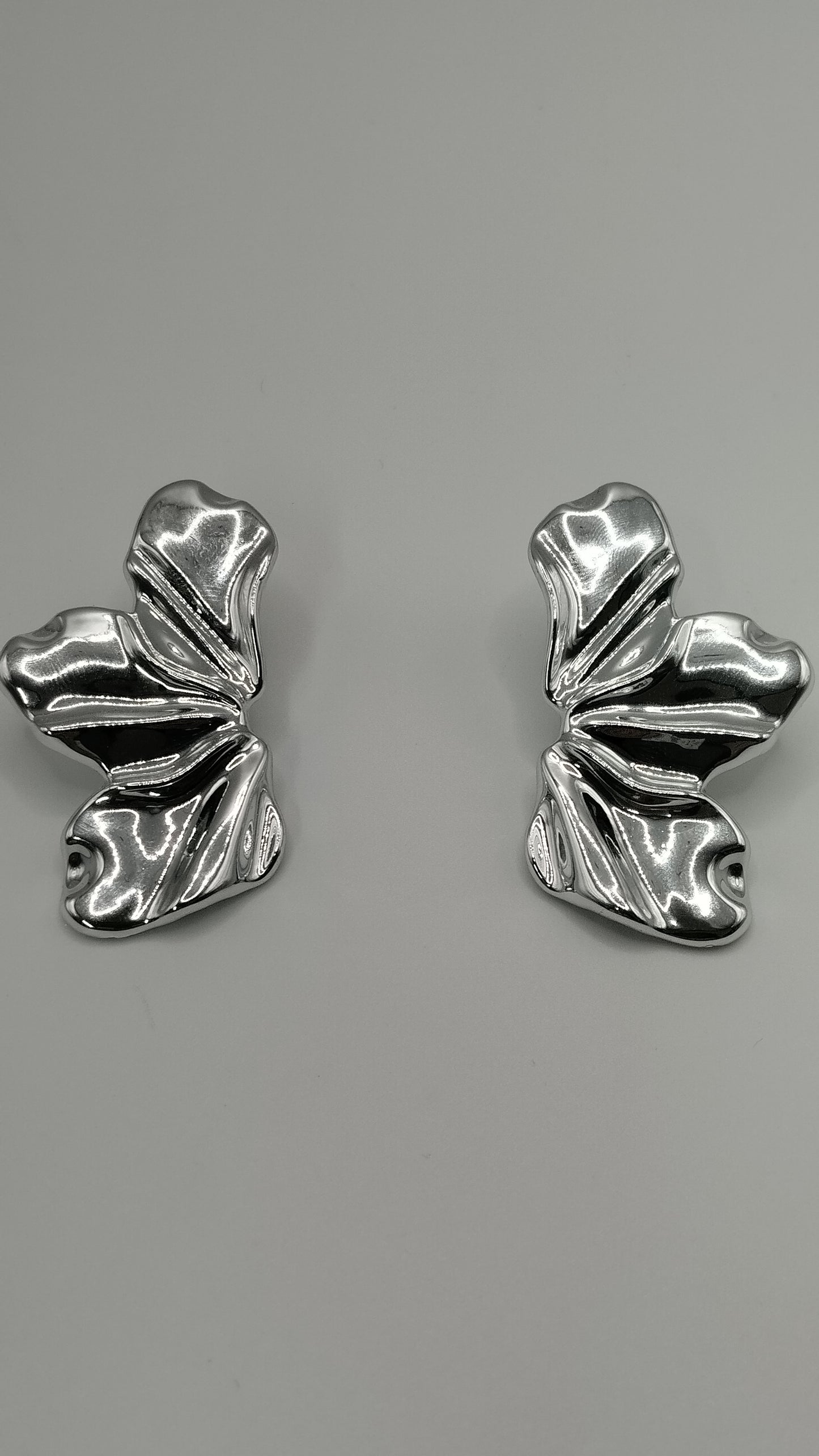 Pendientes elegantes con forma de media flor, pétalo irregular minimalista