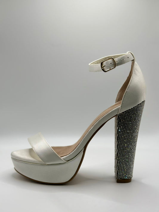 Tacones de plataforma ancha y brillosa