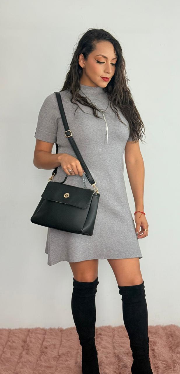 Vestido cuello alto y manga corta con botones